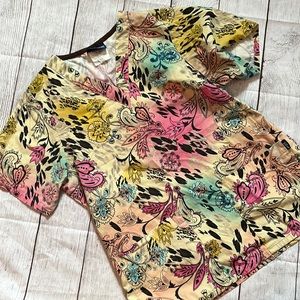 Tafford double pocket scrub top